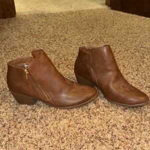 American Eagle Outfitters Tan Ankle Booties